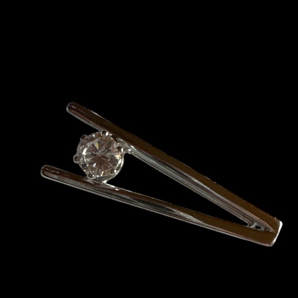 Silver and White Brooch with Intricate Design - Picture 1 of 3
